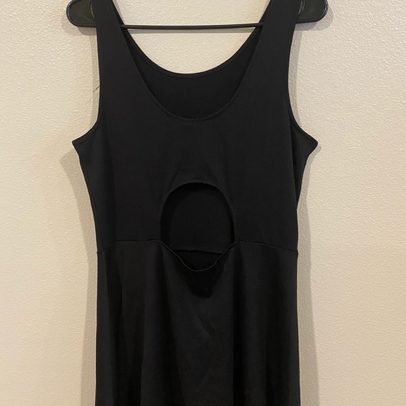 Black dress - Picture 2 of 2